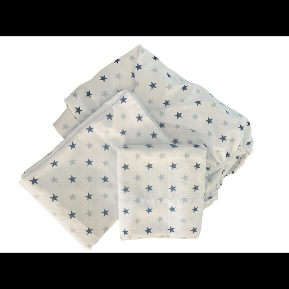 Pillowfort Crib Sheet Set - Picture 1 of 4